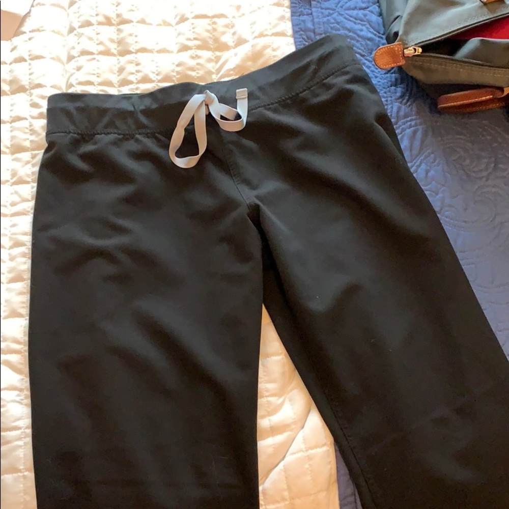 figs livingston basic scrub pant